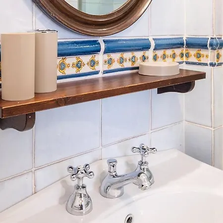 Centro, Ampia Casa Stile Kinfolk Con Parcheggio نولي