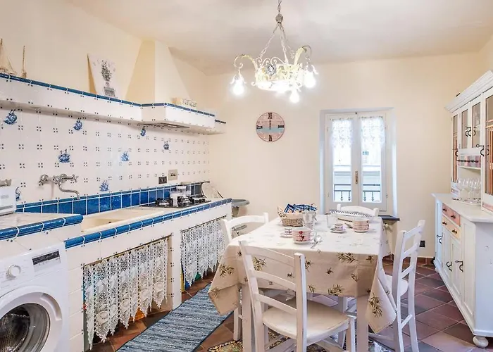 Apartamento Centro, Ampia Casa Stile Kinfolk Con Parcheggio Noli